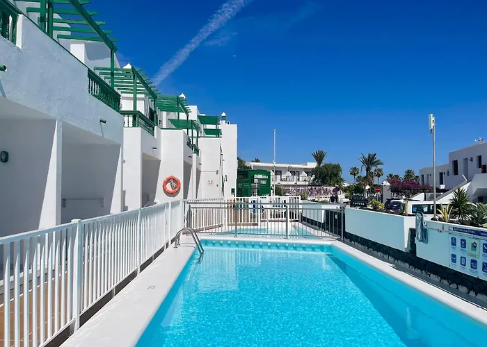 -montorian View Lanzarote- 卡门港